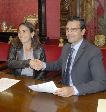 &copy;Ayto.Granada: LOS AUTOBUSES URBANOS OFRECER�N WIFI GRATUITO ANTES DE FINAL DE A�O GRACIAS A UN CONVENIO ENTRE EL AYUNTAMIENTO Y TELEF�NICA